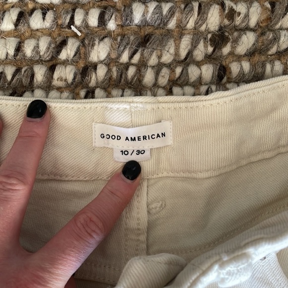 Good American Jeans - Picture 2 of 5